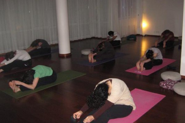 Yogakam studyosunda yoga seansları