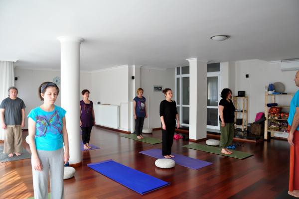Yogakam studyosunda yoga seansları